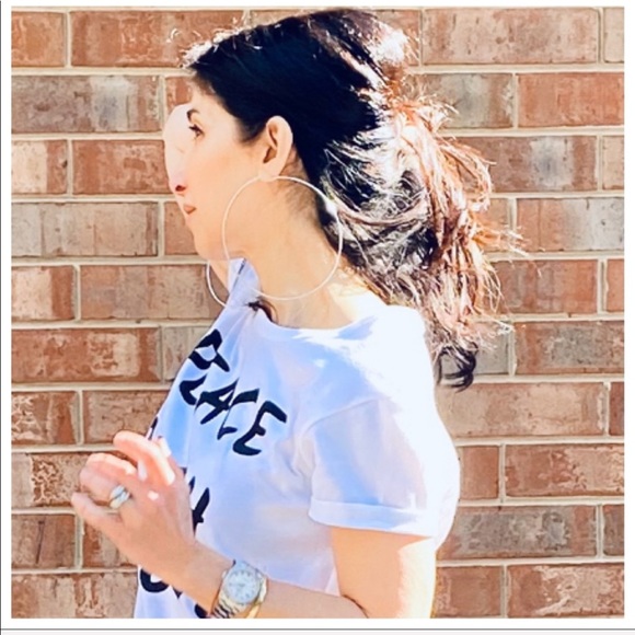 Fabulous chic silver hoop earrings - Picture 5 of 5